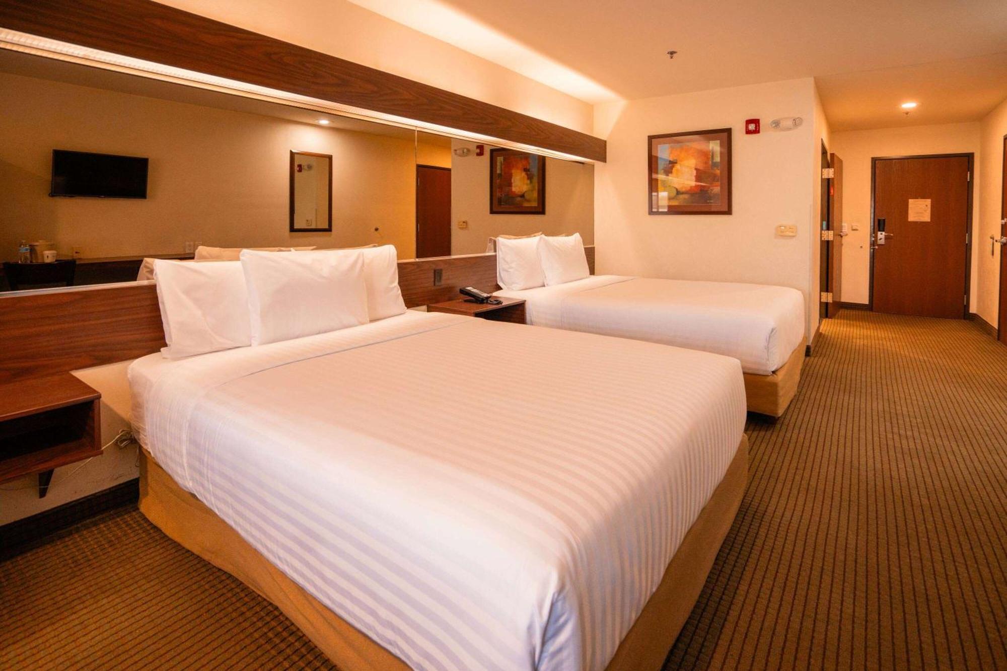Microtel Inn And Suites By Wyndham Ciudad Juarez, Us Consulate Extérieur photo