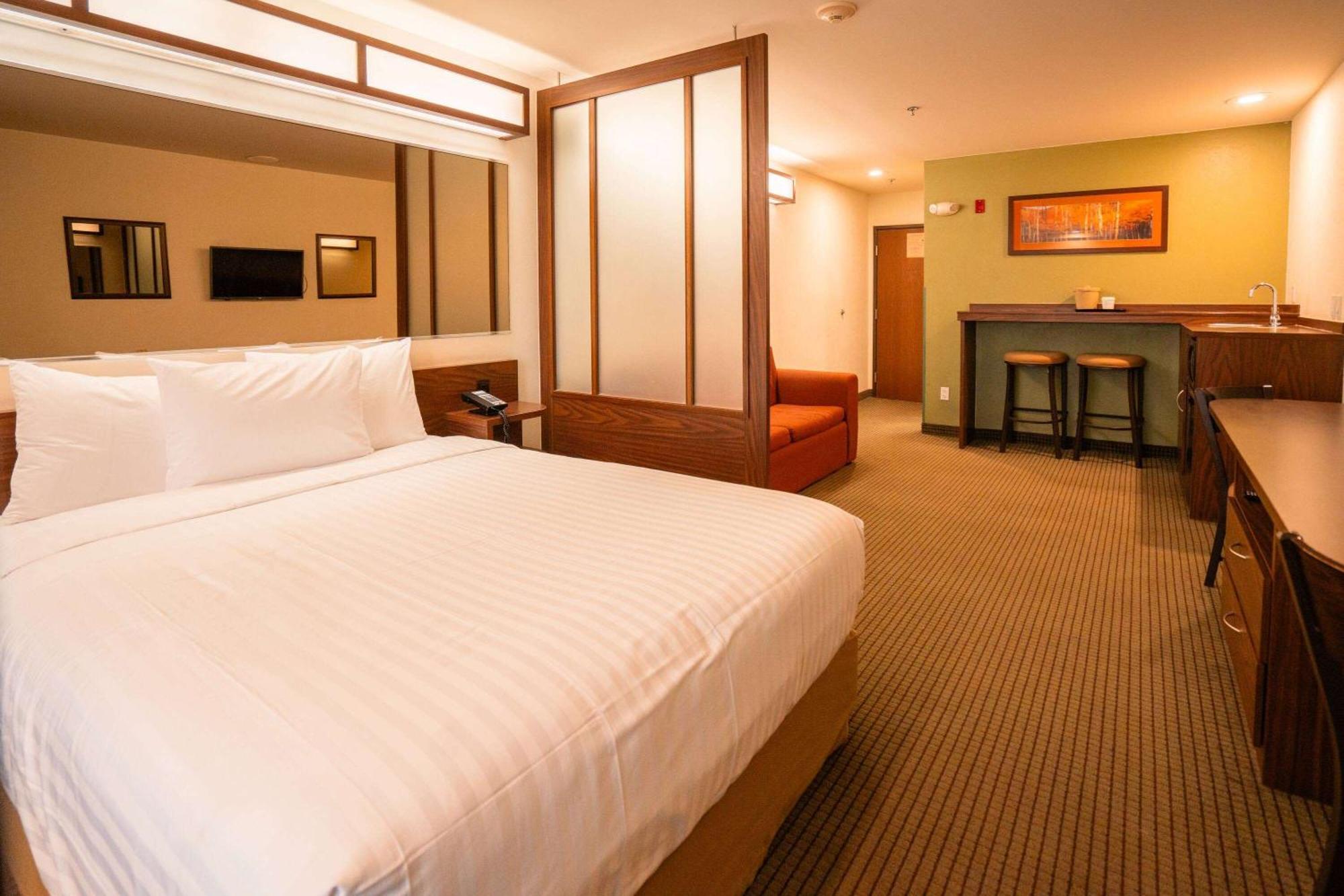 Microtel Inn And Suites By Wyndham Ciudad Juarez, Us Consulate Extérieur photo