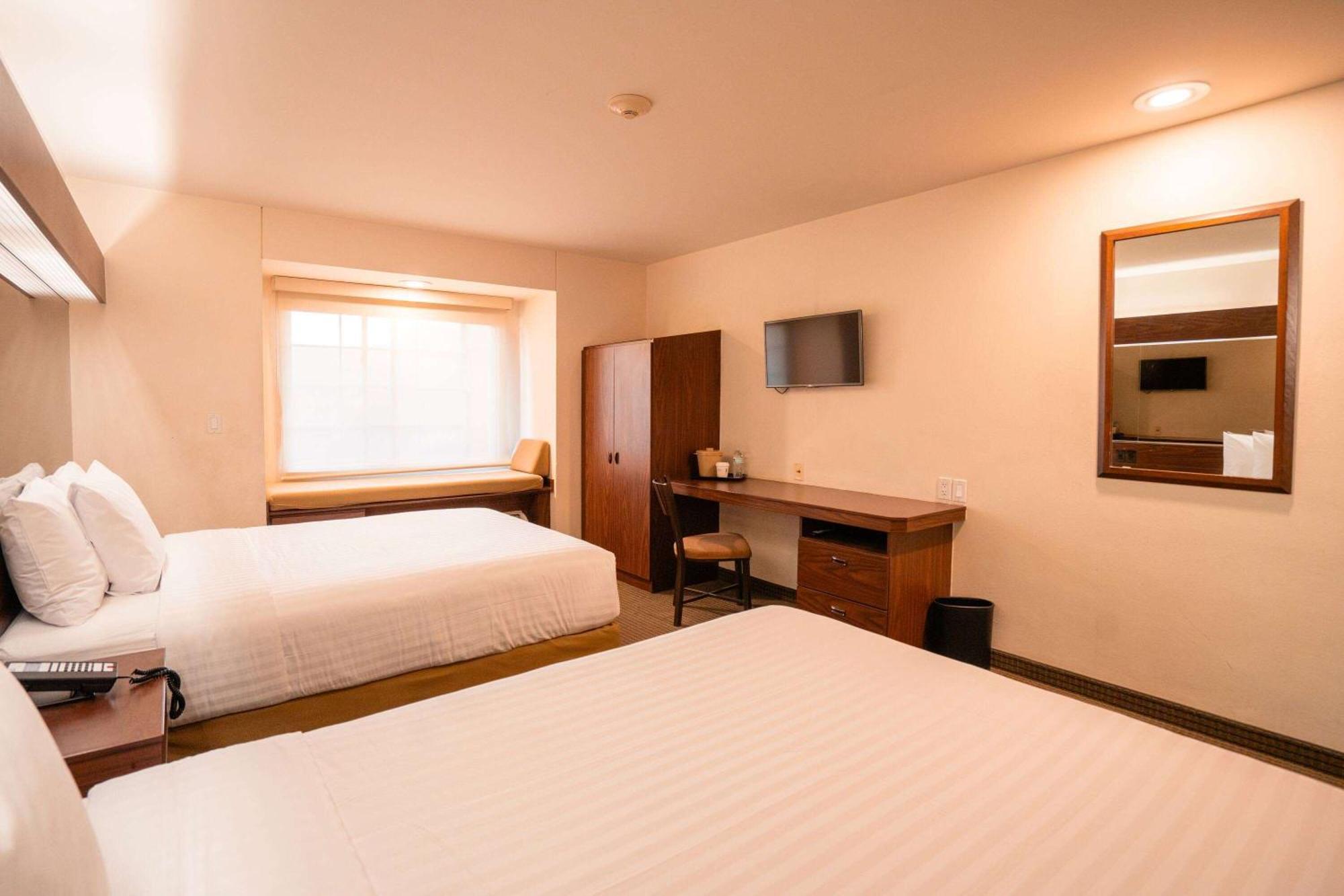 Microtel Inn And Suites By Wyndham Ciudad Juarez, Us Consulate Extérieur photo