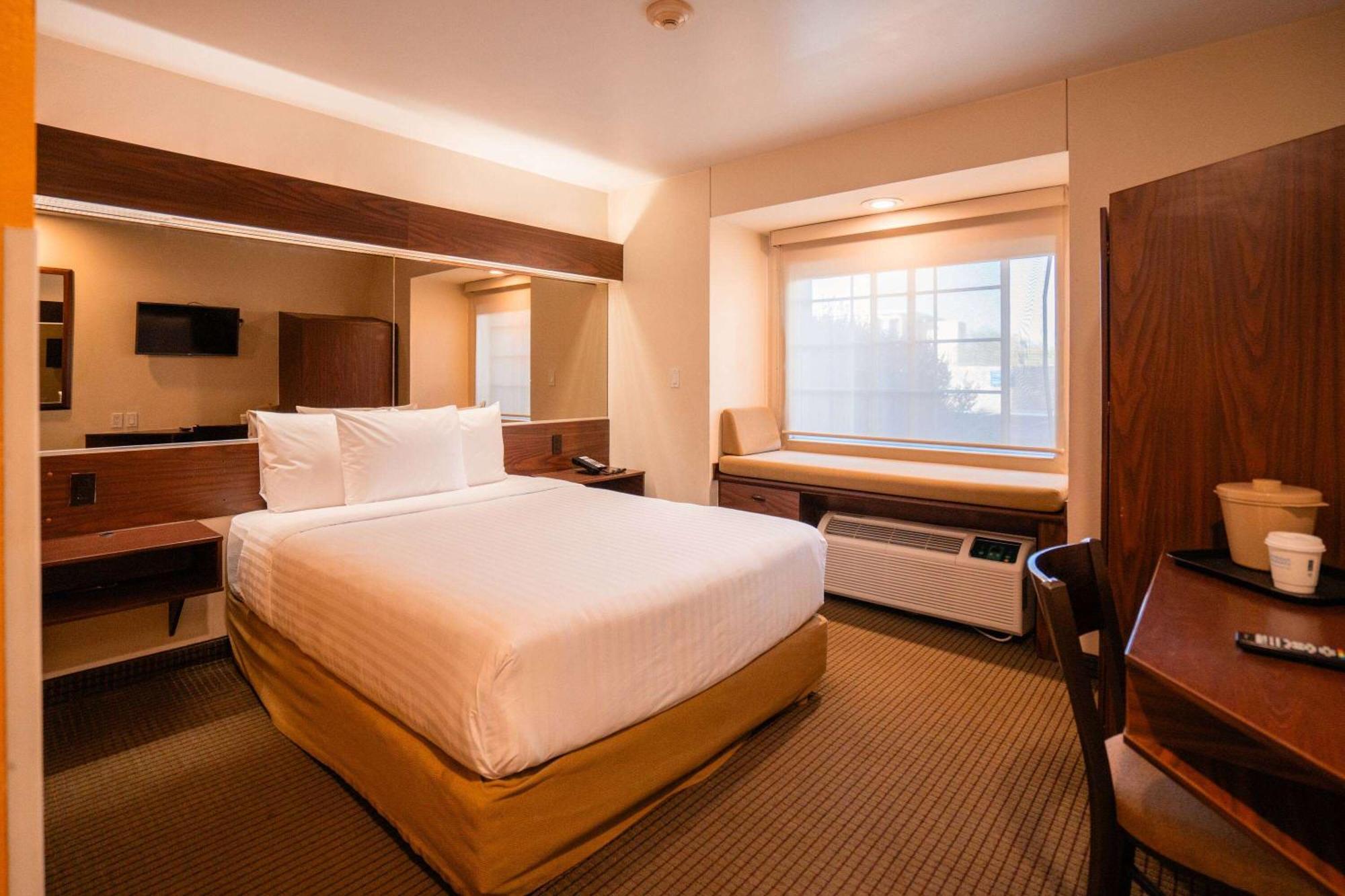 Microtel Inn And Suites By Wyndham Ciudad Juarez, Us Consulate Extérieur photo